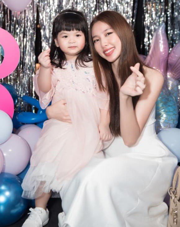 Không phải Ý Nhi, đây là Hoa hậu thế giới tương lai được Miss World ưu ái, có bố mẹ thế lực &#34;khủng&#34; - 3