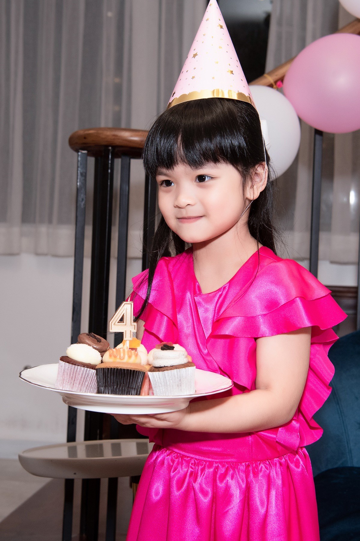 Không phải Ý Nhi, đây là Hoa hậu thế giới tương lai được Miss World ưu ái, có bố mẹ thế lực &#34;khủng&#34; - 8