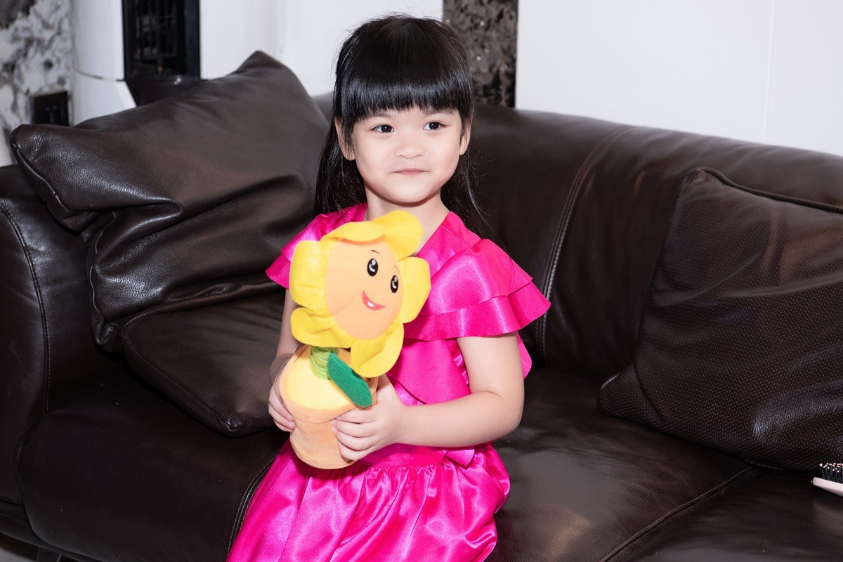 Không phải Ý Nhi, đây là Hoa hậu thế giới tương lai được Miss World ưu ái, có bố mẹ thế lực &#34;khủng&#34; - 7