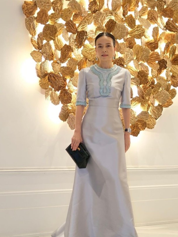 Nữ chủ tịch đầu tiên của liên đoàn bóng đá là &#34;thiên kim tiểu thư&#34; gia thế khủng, U60 ăn mặc &#34;hack&#34; tuổi hơn gái trẻ - 8
