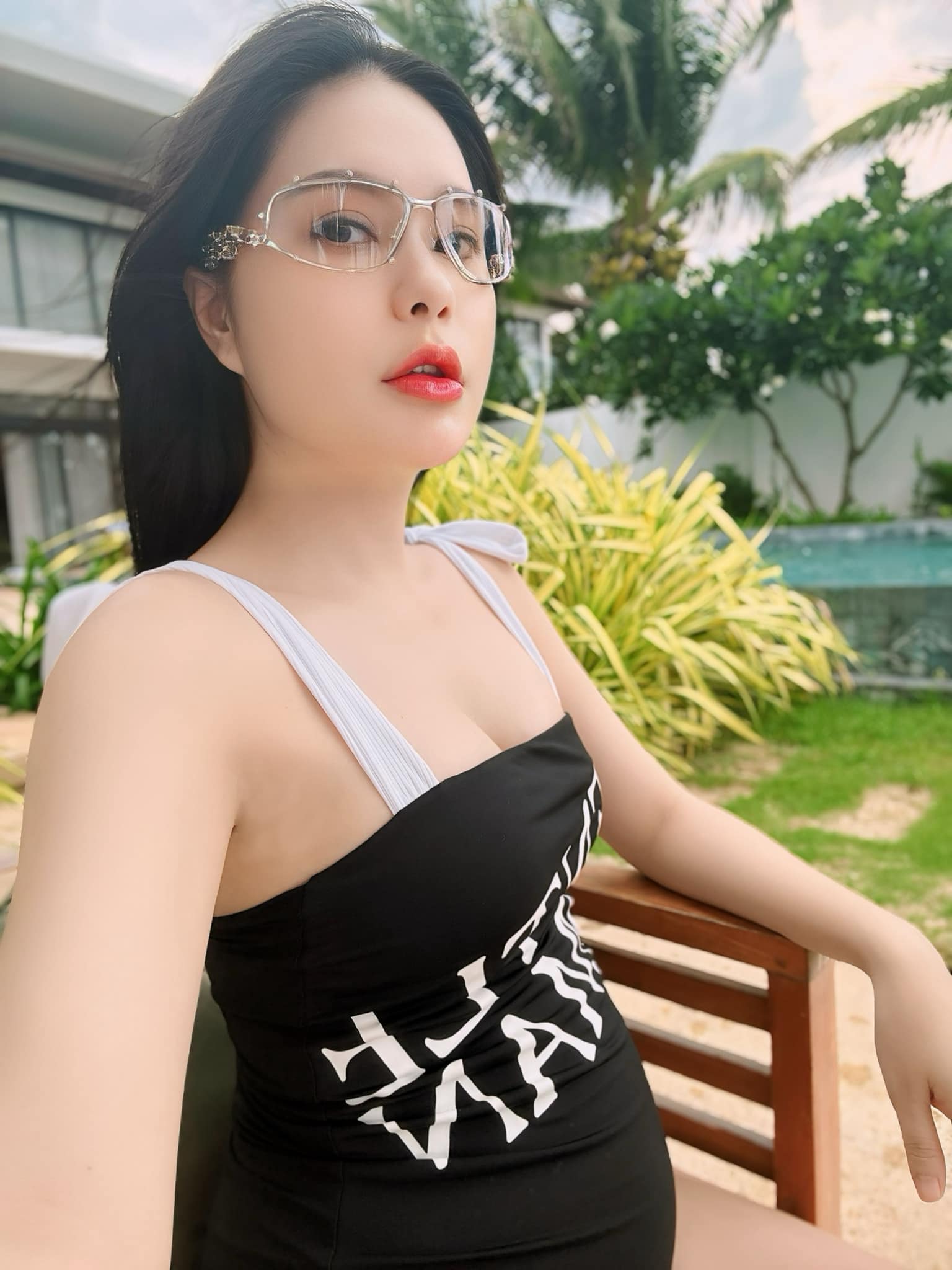 Nữ đại gia quận 7 có bầu bỗng đổi gout, mặc đồ bình dân đơn giản vẫn sang như đồ hiệu - 7