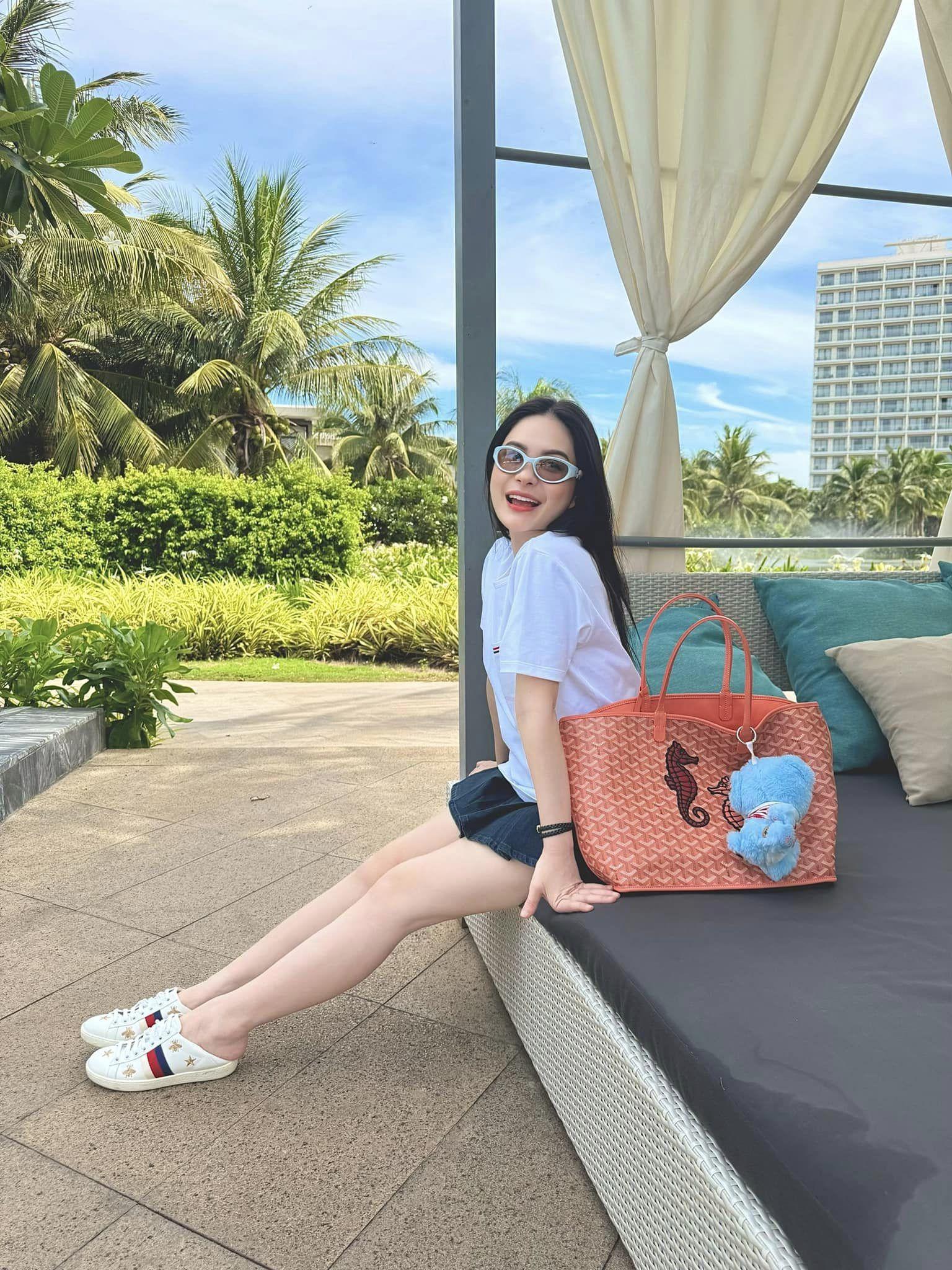 Nữ đại gia quận 7 có bầu bỗng đổi gout, mặc đồ bình dân đơn giản vẫn sang như đồ hiệu - 14