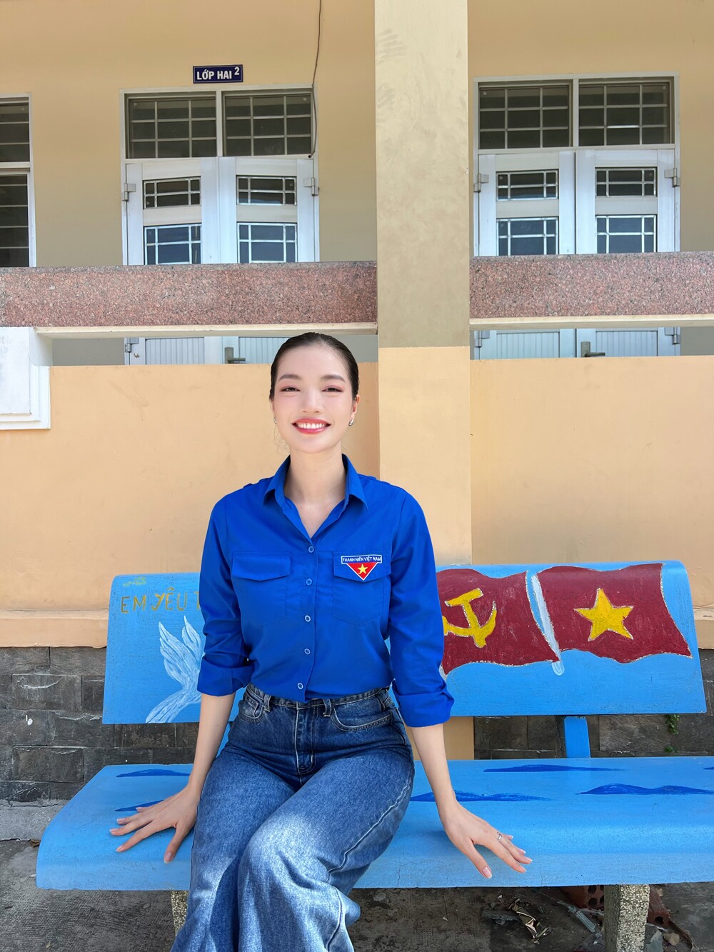 Điểm danh những nàng hậu mừng đại lễ 30/4 - 1/5 với những bộ trang phục giản dị mà hết sức ý nghĩa - 10