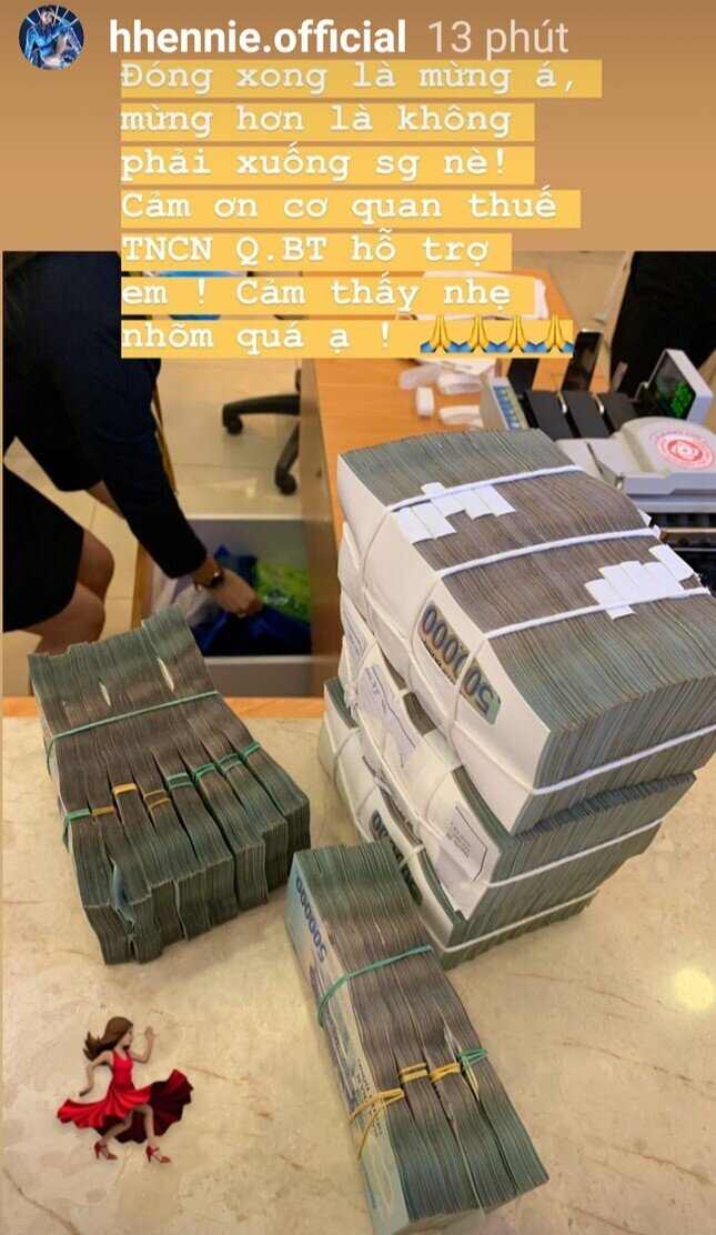 Điểm danh những nàng hậu nghèo nhất Vbiz lột xác sau đăng quang, người là phú bà sưu tầm kim cương - 11