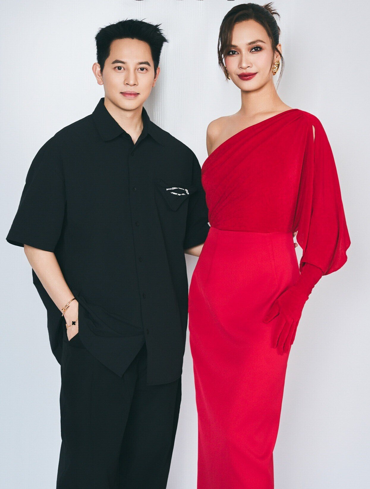 Chất như H’Hen Niê, sáng là mẹ bầu quần áo giản đơn chiều lên đồ đi event chặt đẹp chị em trên thảm đỏ - 9