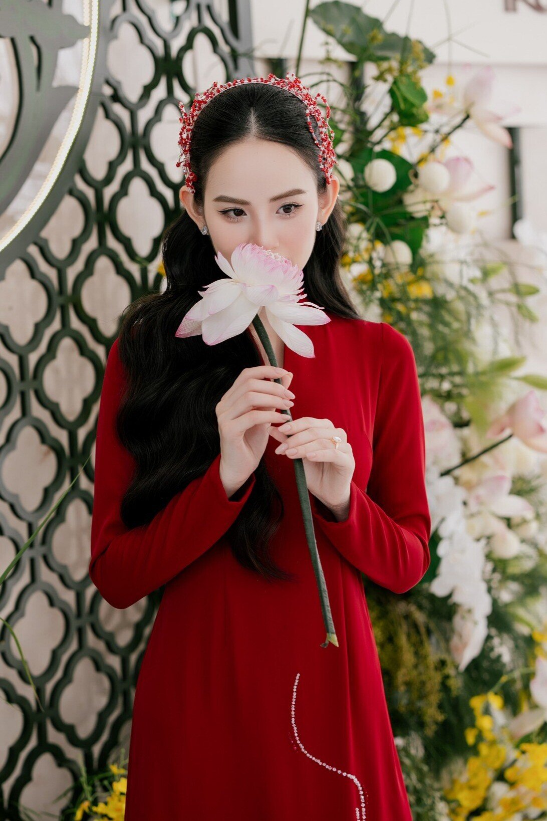 Hai mẫu áo dài cưới đặc biệt của cô dâu hot girl hơn 700.000 người theo dõi nổi đình đám mạng xã hội Việt - 4