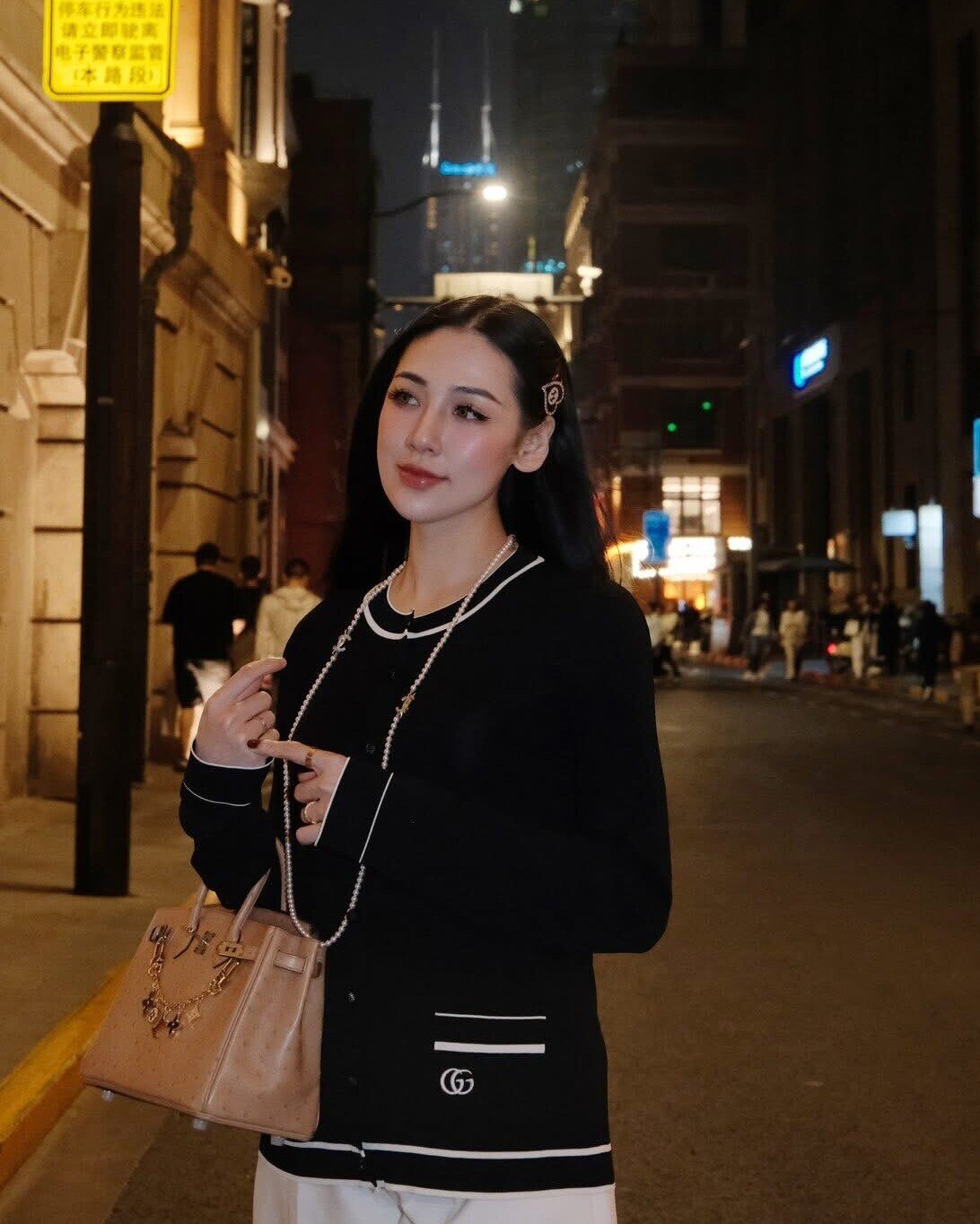 Tú Anh - Huyền My: Hai nàng Á hậu bị đồn &#34;cạch mặt&#34; và cuộc chiến hàng hiệu bất phân thắng bại - 9