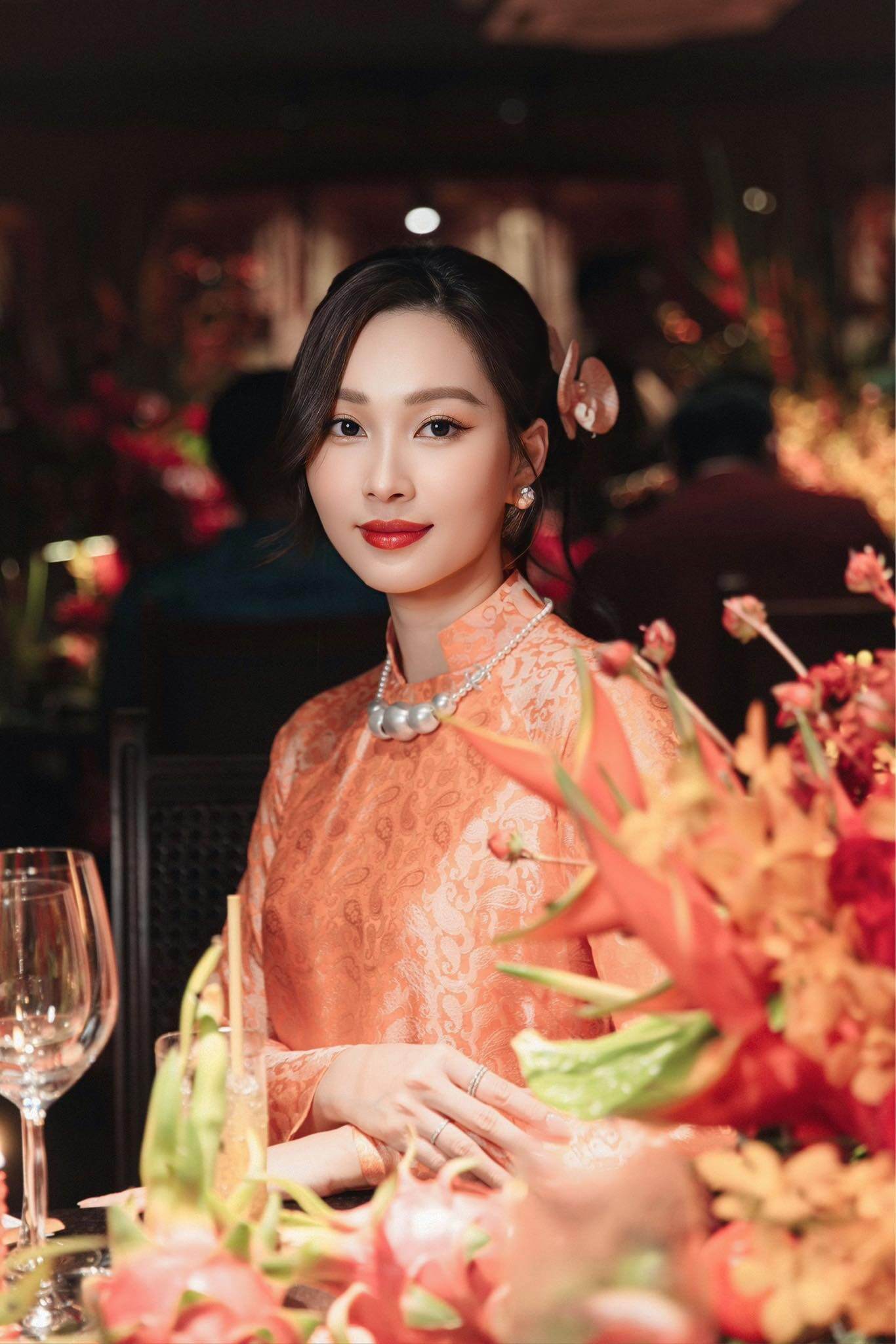 Điểm danh những nàng hậu nghèo nhất Vbiz lột xác sau đăng quang, người là phú bà sưu tầm kim cương - 18