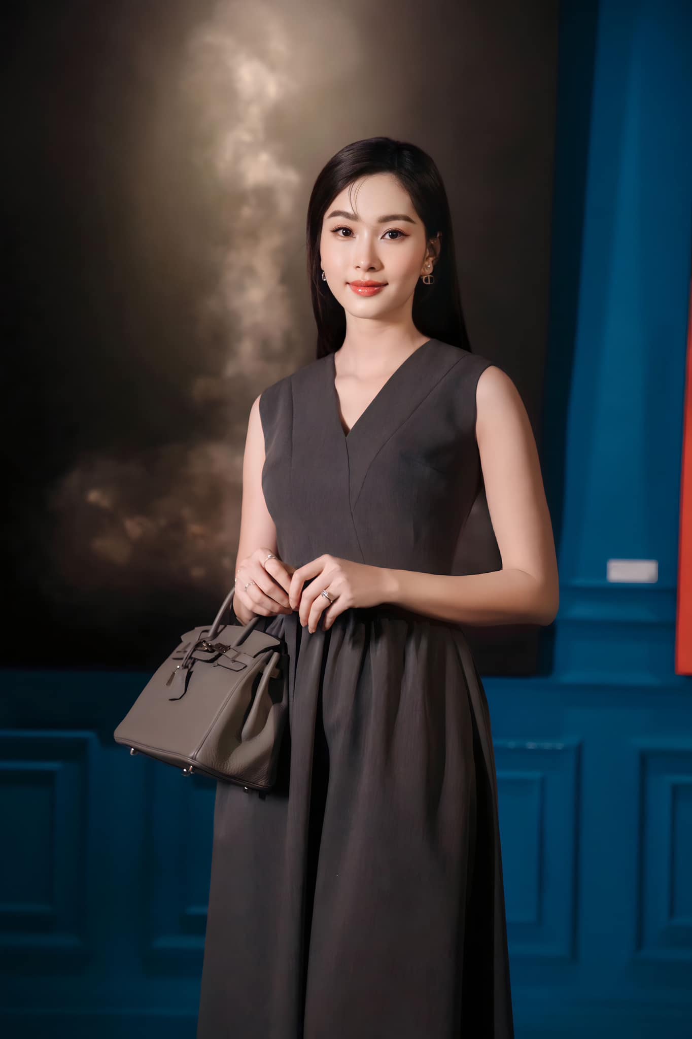 Điểm danh những nàng hậu nghèo nhất Vbiz lột xác sau đăng quang, người là phú bà sưu tầm kim cương - 17