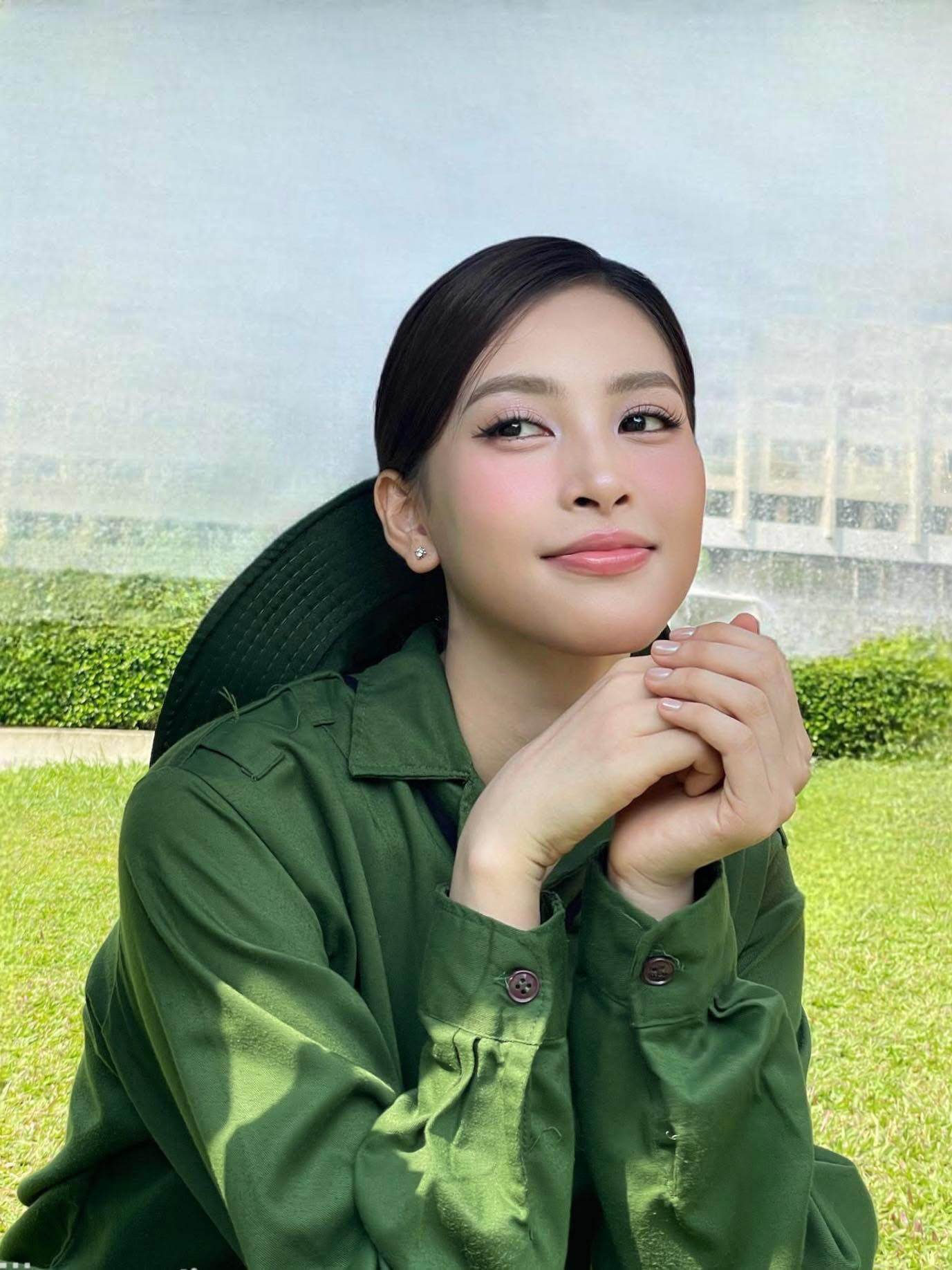 Điểm danh những nàng hậu mừng đại lễ 30/4 - 1/5 với những bộ trang phục giản dị mà hết sức ý nghĩa - 6