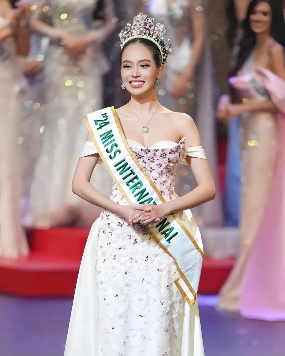 Khoảnh khắc hot: Thanh Hằng, Thanh Thuỷ chung khung hình, Hoa hậu Gen Z có qua được &#34;chị đại&#34; làng mẫu - 5