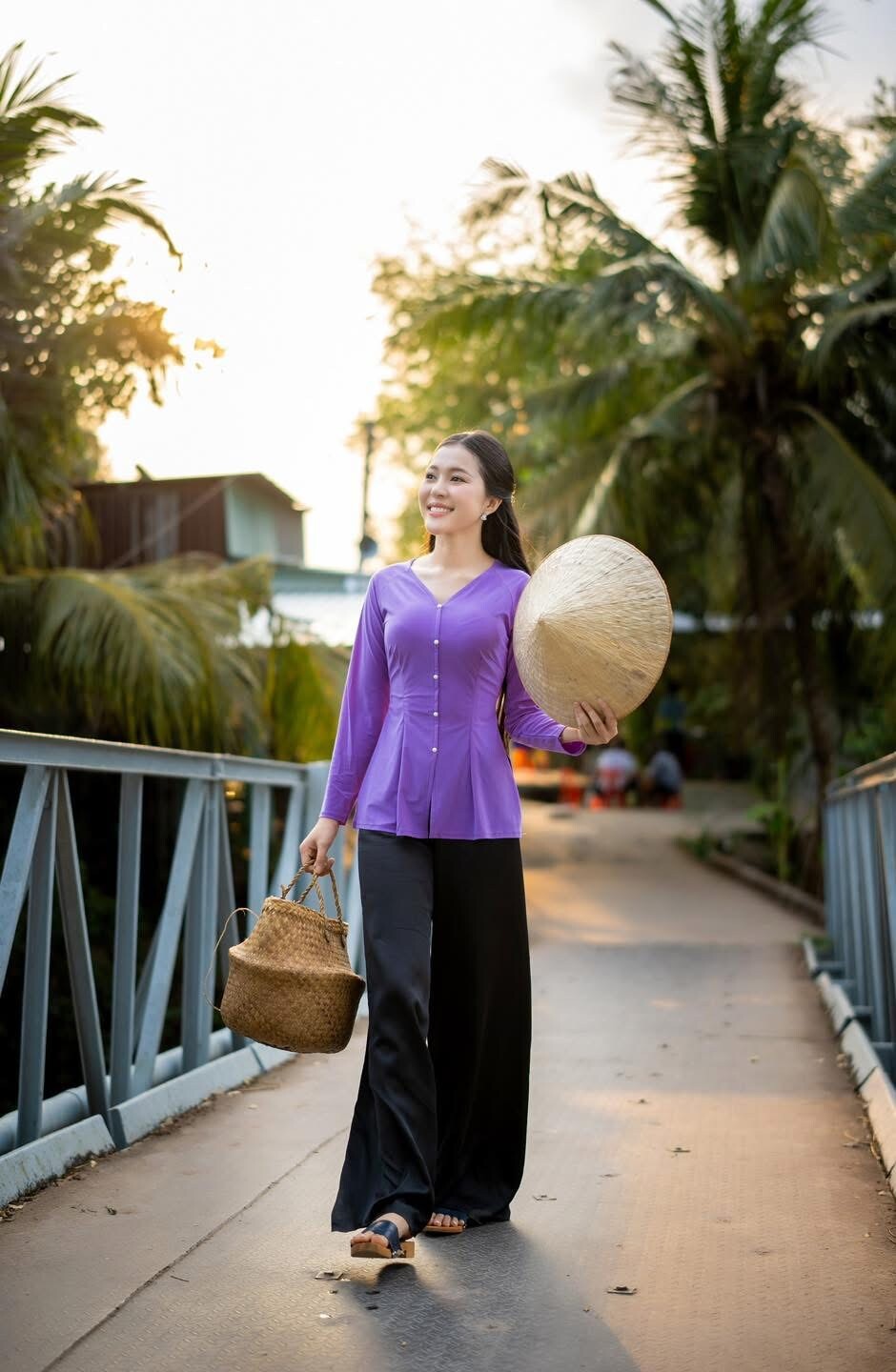 Điểm danh những nàng hậu mừng đại lễ 30/4 - 1/5 với những bộ trang phục giản dị mà hết sức ý nghĩa - 15