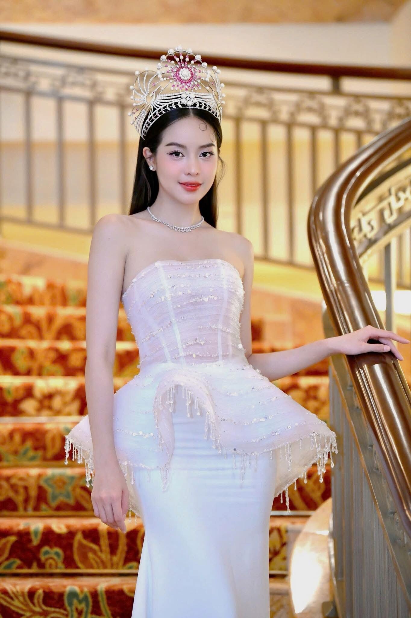 3 mỹ nhân Vbiz chăm diện áo quây, đầm cúp ngực khoe nét căng tràn sau khi can thiệp dao kéo - 14