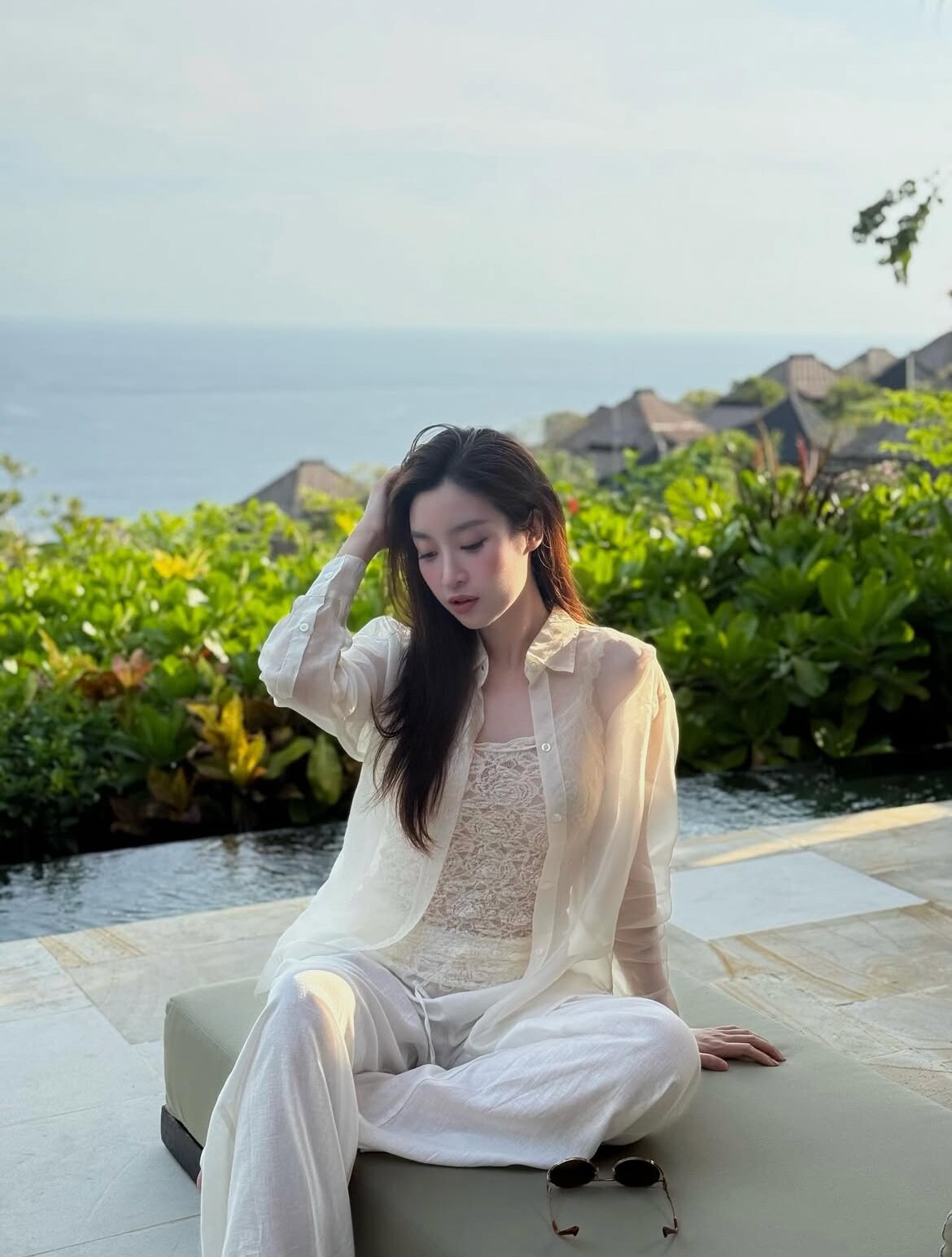 Là phu nhân chủ tịch đời thực nhưng Hoa hậu Đỗ Mỹ Linh vẫn chăm mặc đồ giá rẻ, vẫn đẹp như hàng hiệu xa xỉ - 2