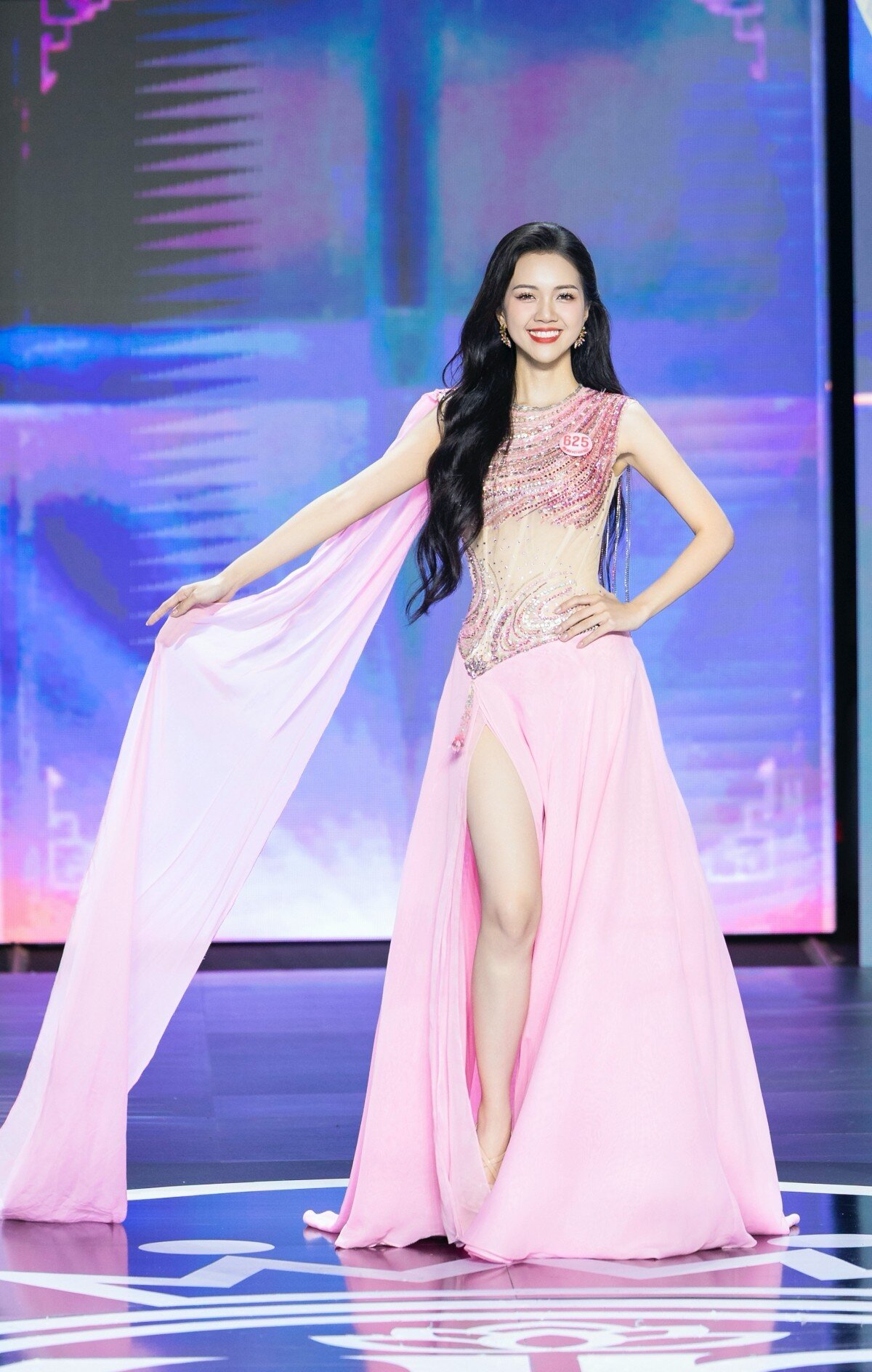 5 mỹ nhân có cơ hội trở thành tân Hoa hậu Việt Nam: Có MC, nữ quân nhân, ai cũng xinh đẹp và cực giỏi - 8