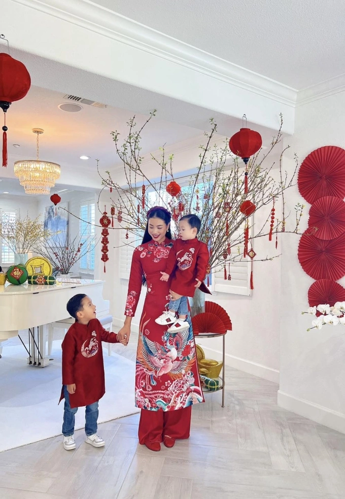 Điểm danh những nàng hậu nghèo nhất Vbiz lột xác sau đăng quang, người là phú bà sưu tầm kim cương - 4
