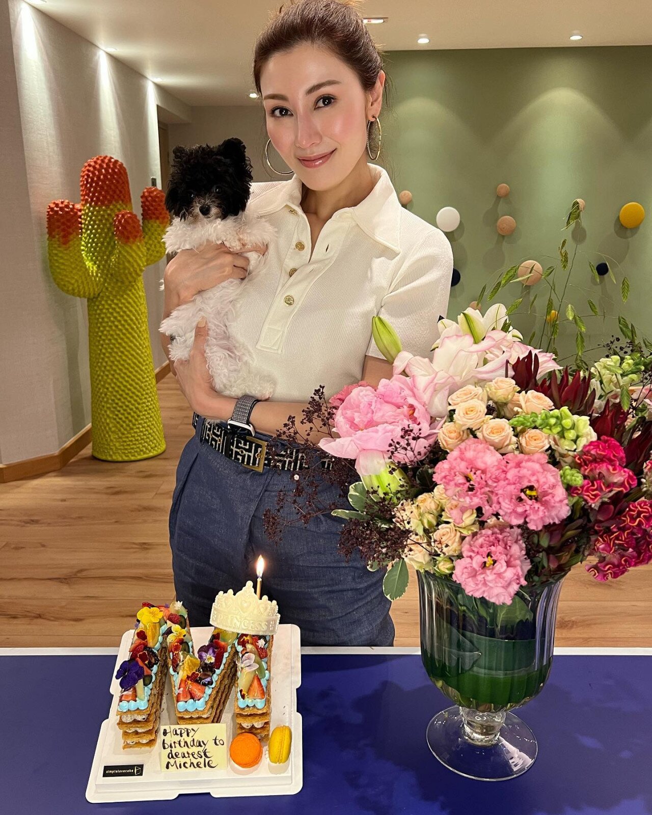 Hoa hậu được cha chồng cho 6,2 tỷ mỗi tháng nhưng ăn sáng đạm bạc để U60 vẫn có eo &#34;con kiến&#34;, mặc bikini nóng bỏng - 9