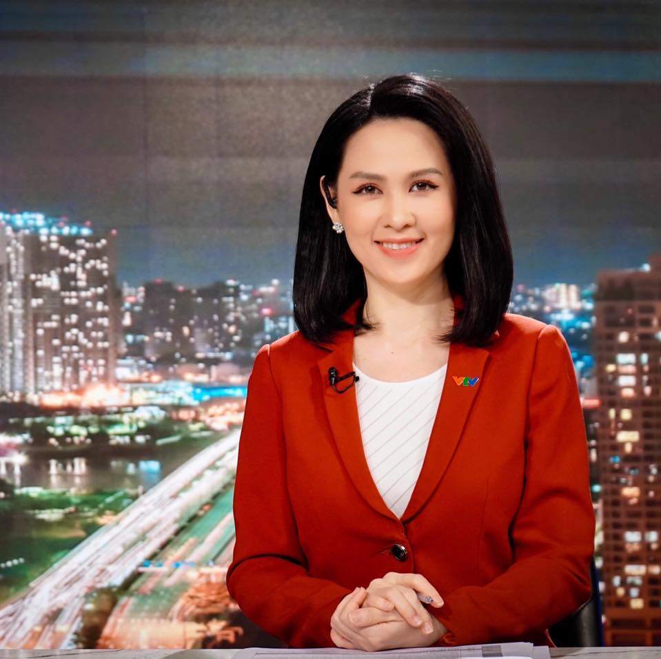 Nữ phóng viên hot MXH với pha xử lý tinh tế trong buổi diễu binh, đoạt giải nhất cuộc thi nhan sắc, từng dẫn Thời sự 19h - 5