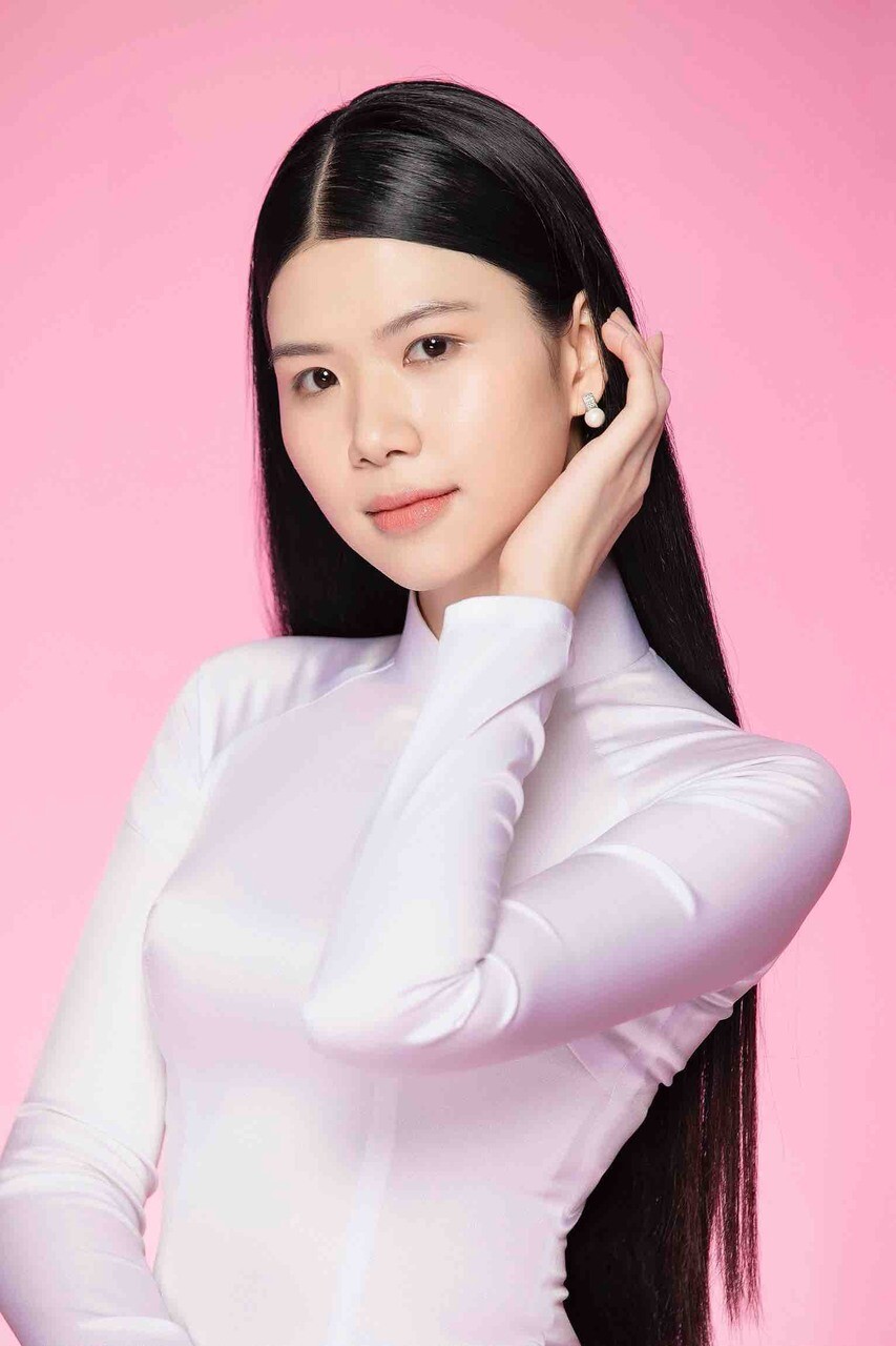 Giao diện như &#34;đúc cùng một khuôn&#34; của hai mẹ con thí sinh Hoa Hậu Việt Nam khiến dân mạng trầm trồ - 9