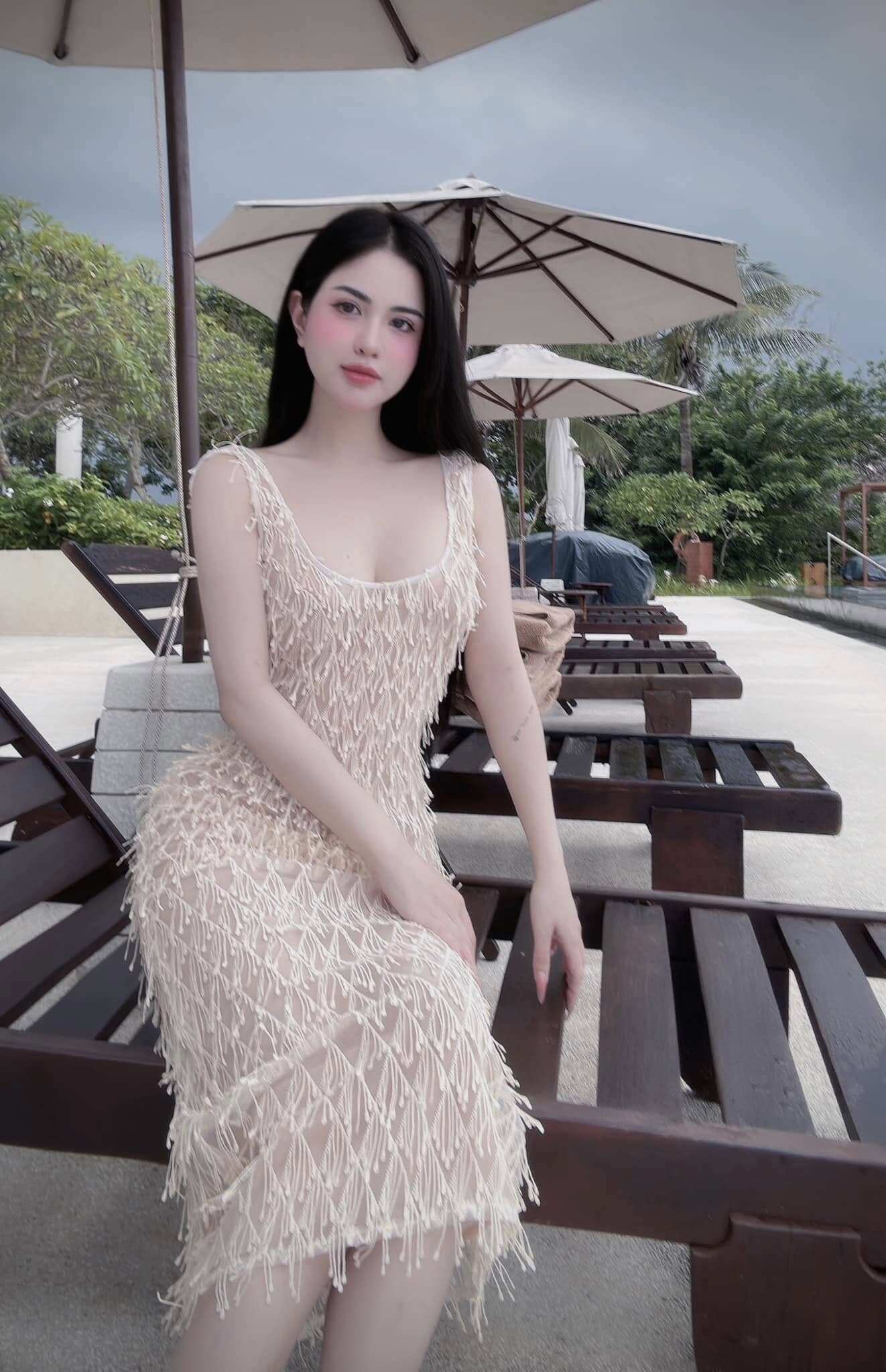 Vợ cũ Việt Anh U40 lên đồ vẫn trẻ như gái đôi mươi, được khen quyến rũ không kém Ngọc Trinh - 9