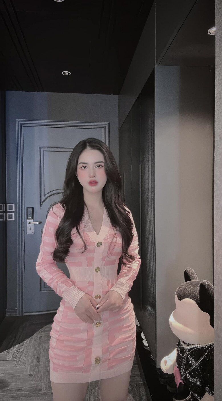 Vợ cũ Việt Anh U40 lên đồ vẫn trẻ như gái đôi mươi, được khen quyến rũ không kém Ngọc Trinh - 6