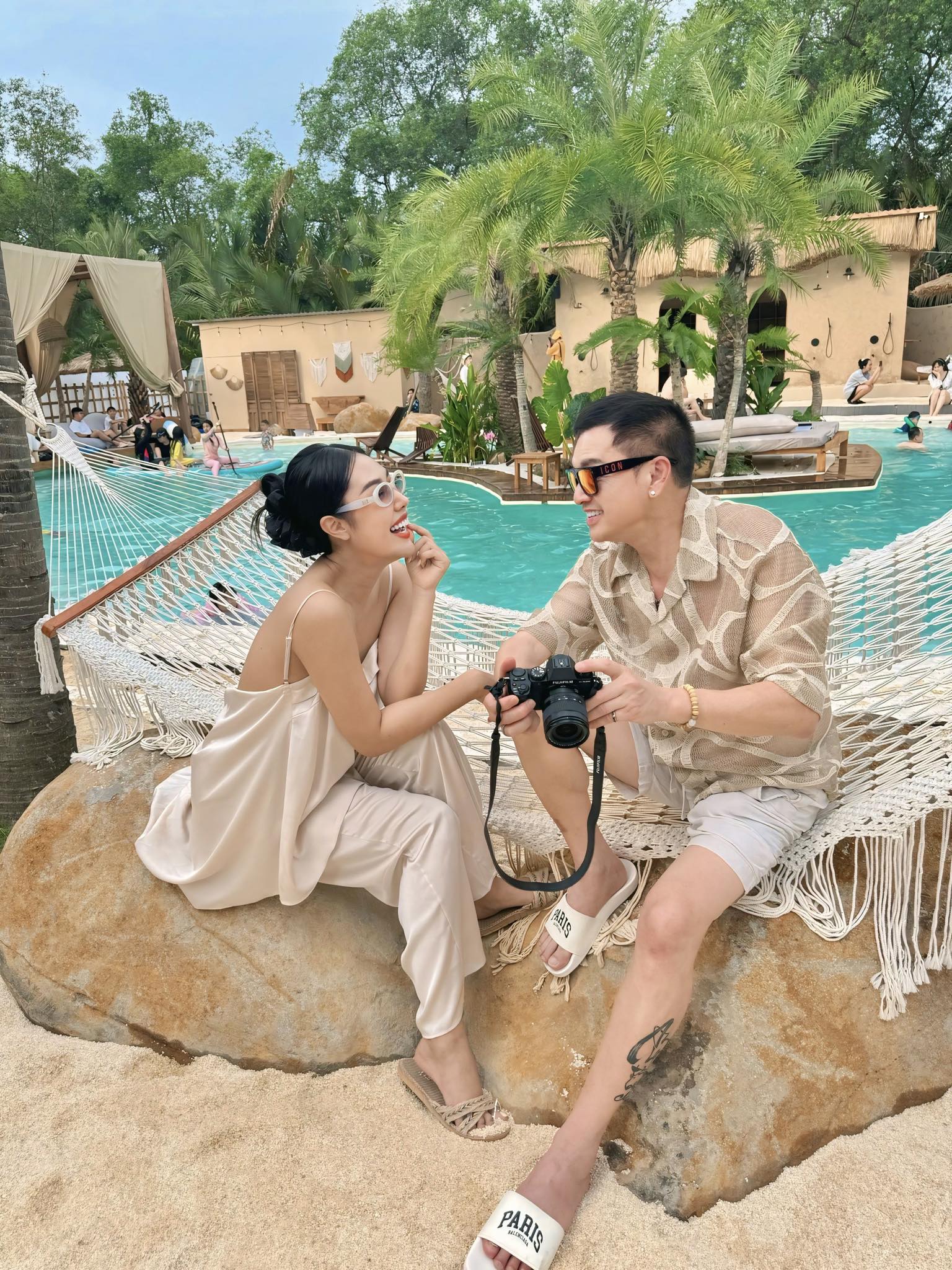 Vợ kém 37 tuổi của Quang Minh, sinh con xong liền nhanh chóng lấy lại vóc dáng thon thả, ăn mặc nuột nà bảo sao chồng mê - 9