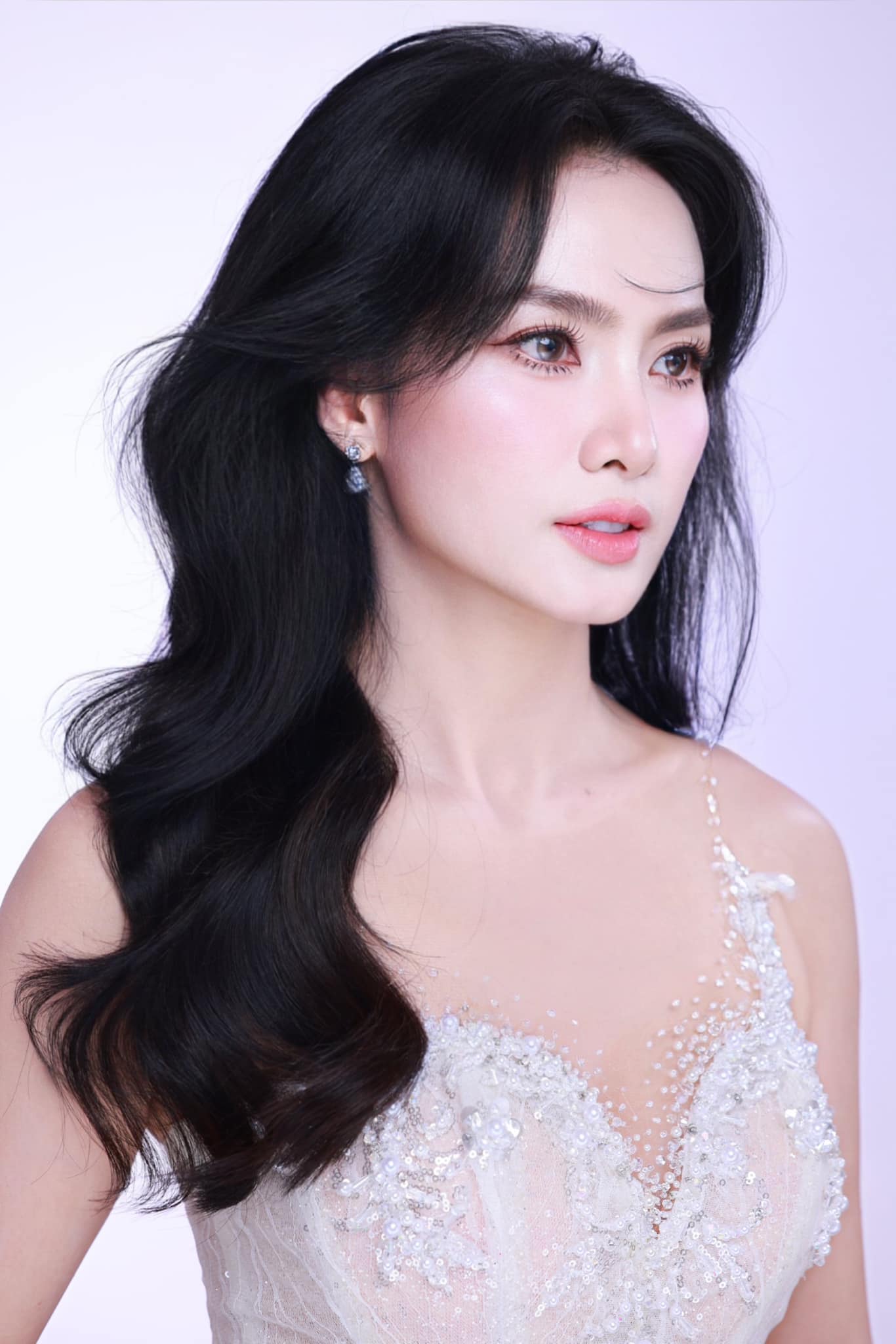 Mỹ nhân Việt đẹp tới độ chỉ xuất hiện 10 giây đã gây chấn động, 20 năm sau sắc vóc vẫn còn đỉnh cao - 9