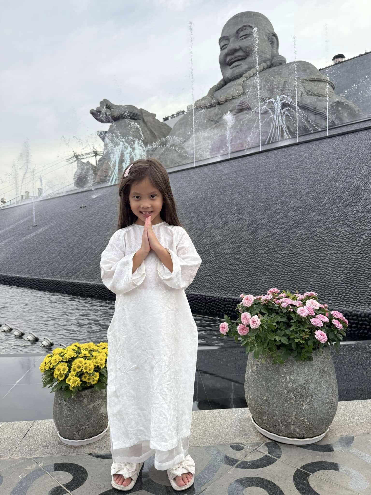 Tiểu công chúa nhà sao Việt hóa mỹ nhân với tóc xinh: Bé được khen có &#34;tướng hoa hậu&#34;, bé sao y bản chính của mẹ - 14