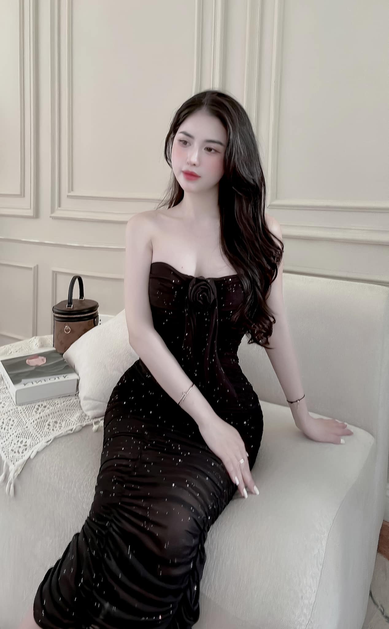 Vợ cũ Việt Anh U40 lên đồ vẫn trẻ như gái đôi mươi, được khen quyến rũ không kém Ngọc Trinh - 10