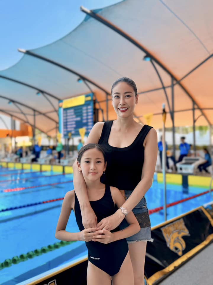 Đọ sắc 3 tiểu mỹ nhân được xem là “hoa hậu tương lai”: Nhan sắc thuở bé nổi tiếng MXH, trùm cuối là con nhà nòi - 29