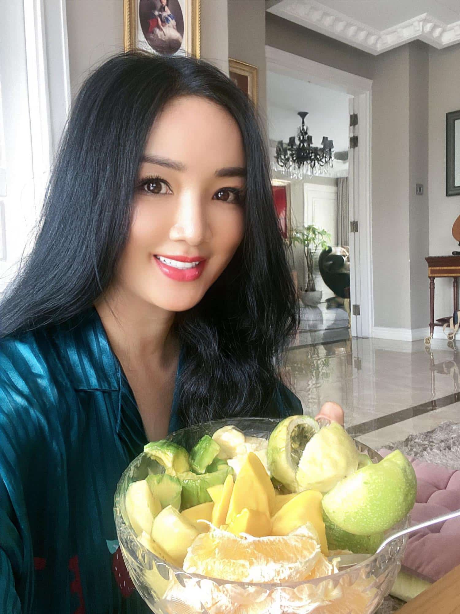 Hoa hậu Đền Hùng Giáng My ở biệt thự 1000m2 ăn đơn sơ toàn rau với tô hoa quả duy trì vẻ đẹp không tuổi - 12