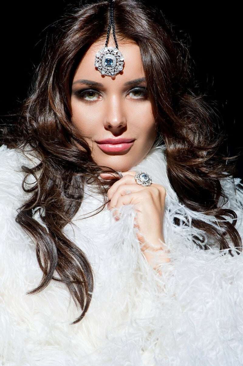 Nàng hậu bị Miss Universe thẳng tay tước vương miện có nhiệm kỳ ngắn nhất lịch sử, là huyền thoại nhan sắc khó thay thế - 11