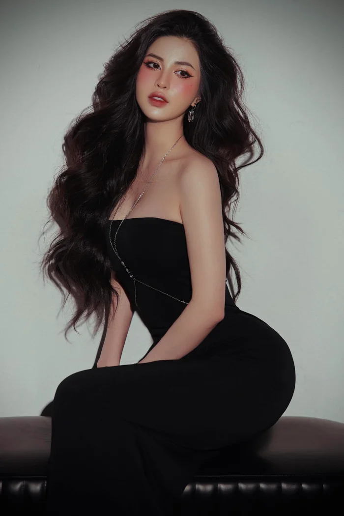 Vợ cũ Việt Anh U40 lên đồ vẫn trẻ như gái đôi mươi, được khen quyến rũ không kém Ngọc Trinh - 3