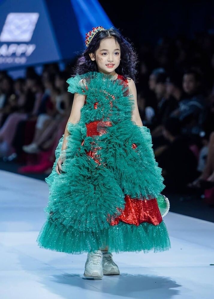 Đọ sắc 3 tiểu mỹ nhân được xem là “hoa hậu tương lai”: Nhan sắc thuở bé nổi tiếng MXH, trùm cuối là con nhà nòi - 18