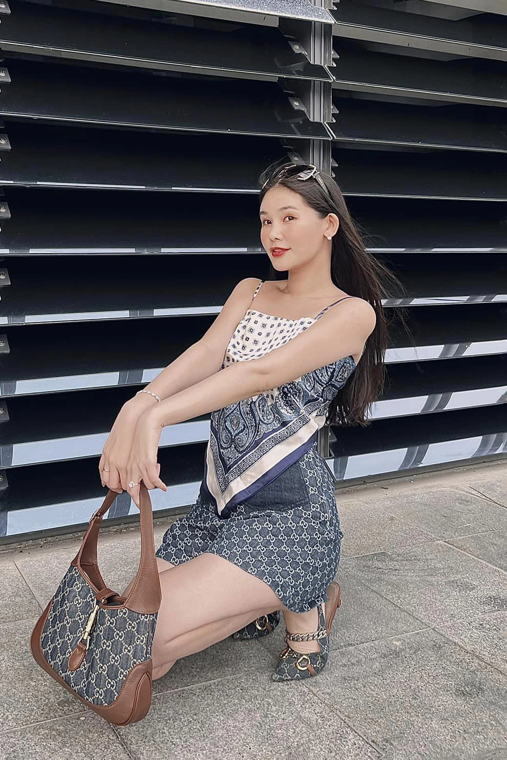 Nữ giảng viên đại học sành điệu nhất nhì showbiz, xách cả &#34;lâu đài&#34; xuống phố, sang chảnh từ giảng đường ra phố khó ai đọ lại - 9