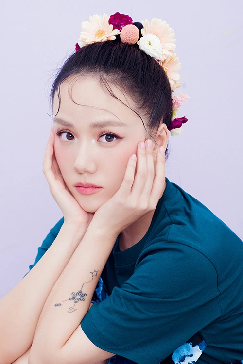 Vóc dáng không thua con gái của mẹ ca sĩ Phương Linh ở tuổi U70, cư dân mạng phải trầm trồ gia đình toàn cực phẩm - 5