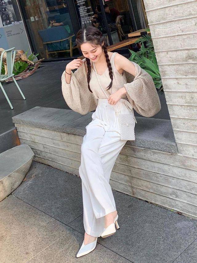 Mặc quần ống rộng mang giày cao gót hay giày đế bệt? Có một kiểu giày “chân ái” khiến dân công sở mê mẩn - 5