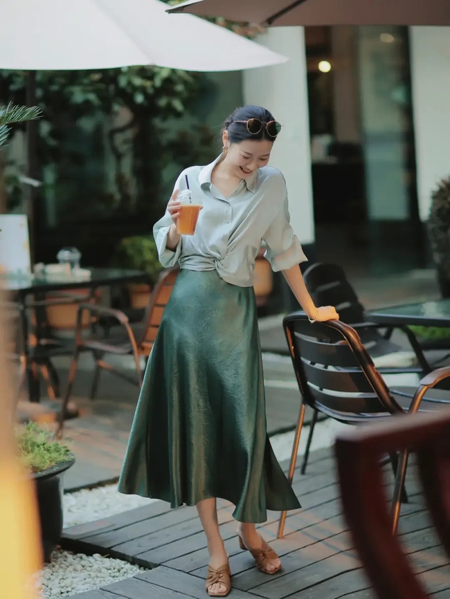 4 màu sắc không quê mùa, phụ nữ U40 &#34;mù tịt&#34; thời trang trưng dụng, trông lúc nào cũng trẻ hơn người cùng tuổi - 9