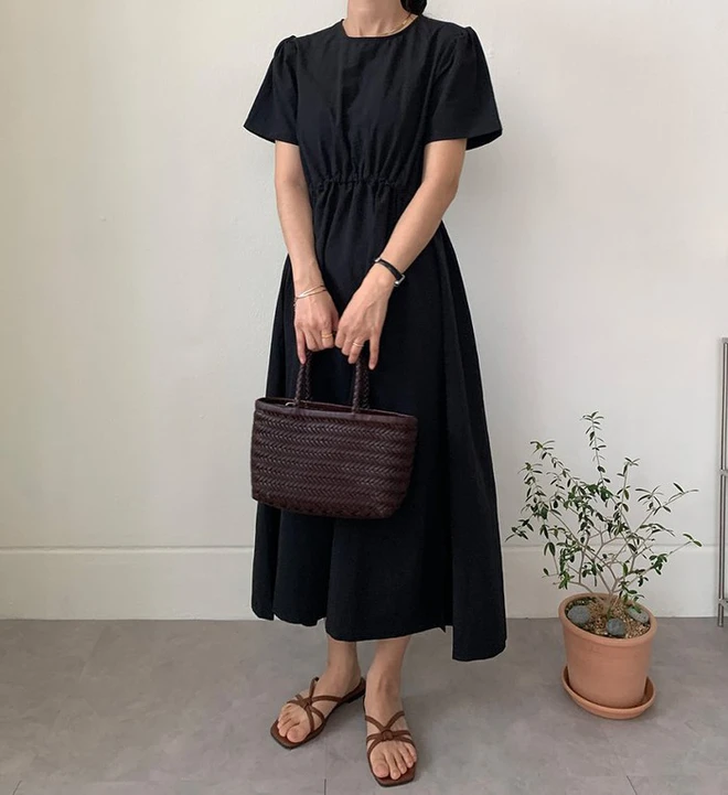 Hè này mặc gì đi làm? Tham khảo 20 outfit &#34;ruột&#34; của các blogger thời trang cao dưới 1m60 mà &#34;hack&#34; dáng như 1m70 - 7