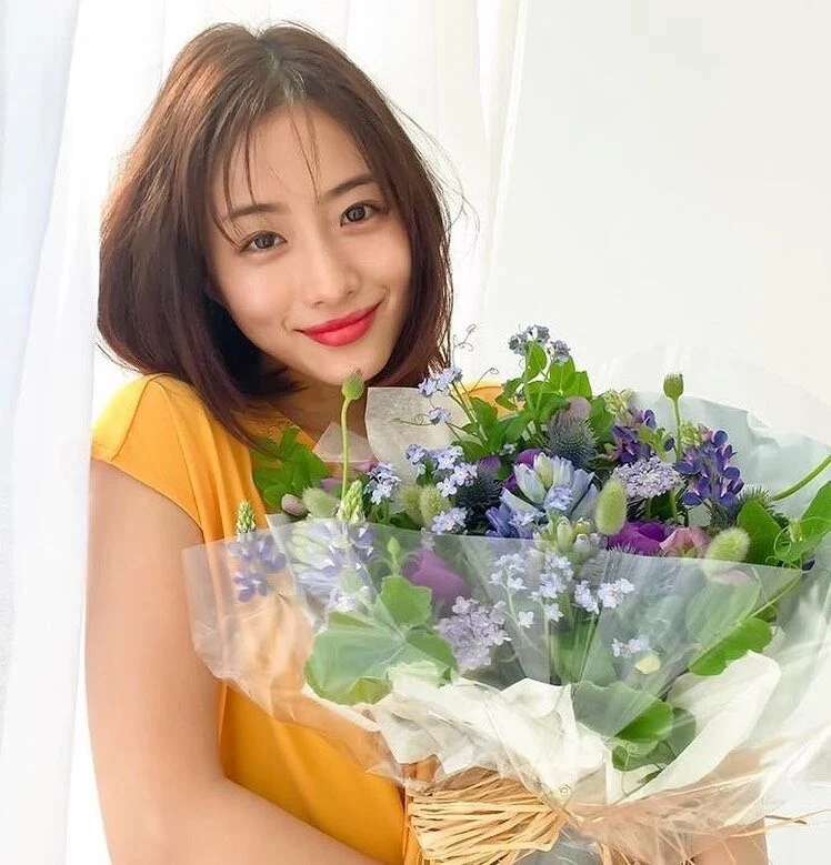 Cách thoa kem chống nắng như đánh giày của &#34;bảo bối nhan sắc&#34; Nhật giúp bảo vệ từng lỗ chân lông, U40 trẻ như 20 tuổi - 3
