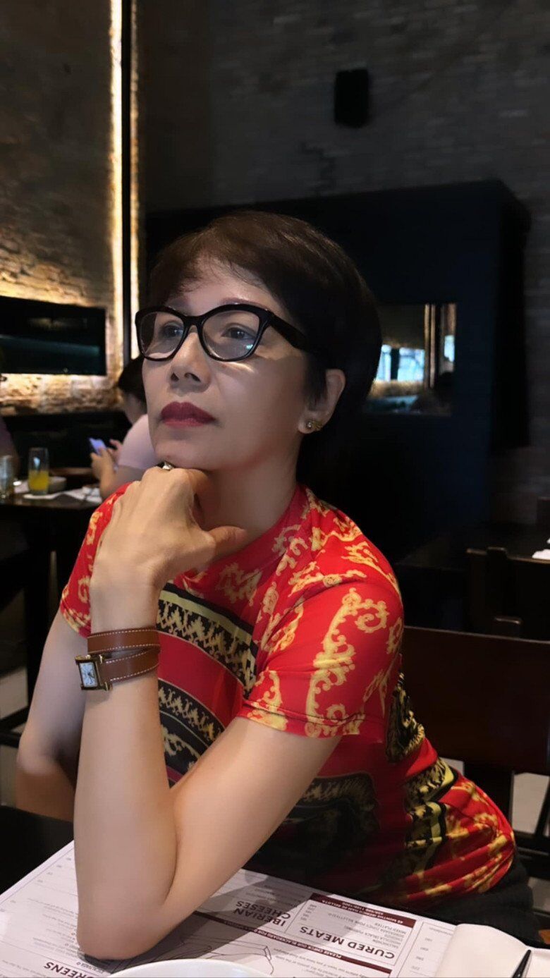 Vóc dáng không thua con gái của mẹ ca sĩ Phương Linh ở tuổi U70, cư dân mạng phải trầm trồ gia đình toàn cực phẩm - 11