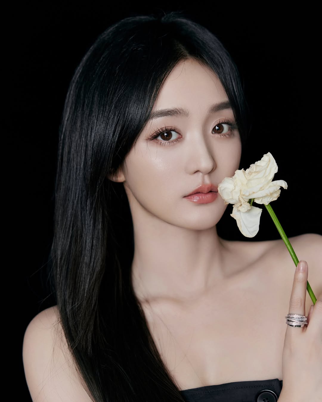 “Đối thủ” Lưu Diệc Phi U40 vẫn đóng con gái bạn diễn kém 7 tuổi, lão hoá ngược nhờ công thức giúp trẻ lại 10 năm - 6
