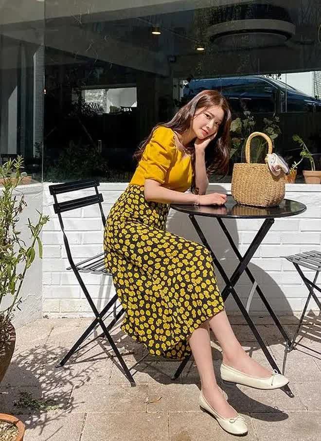 Tại sao không nên mặc váy ngắn với giày búp bê? 4 quy tắc kết hợp giày với váy đẹp miễn chê giúp chân dài miên man - 18