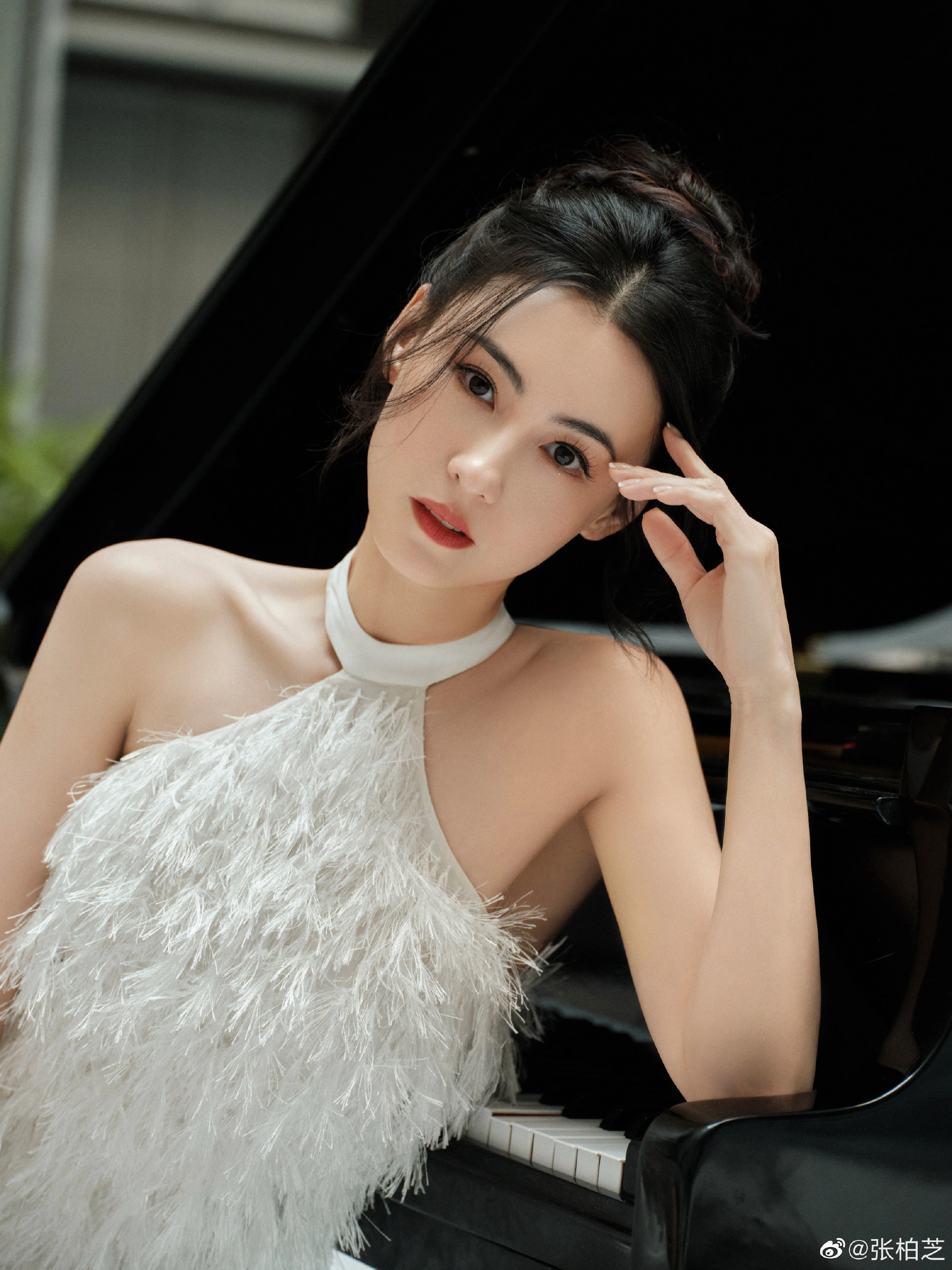 U50 trông như 25 tuổi, &#34;quốc bảo nhan sắc&#34; Trương Bá Chi khiến dân tình không nhận ra, netizen nghi “dao kéo” - 9