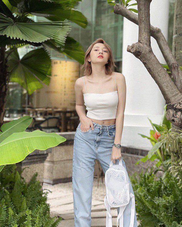 Mặc quần skinny jeans hay quần jeans ống rộng giúp chân trông thon dài hơn? Có một kiểu &#34;cân&#34; được mọi dáng - 11