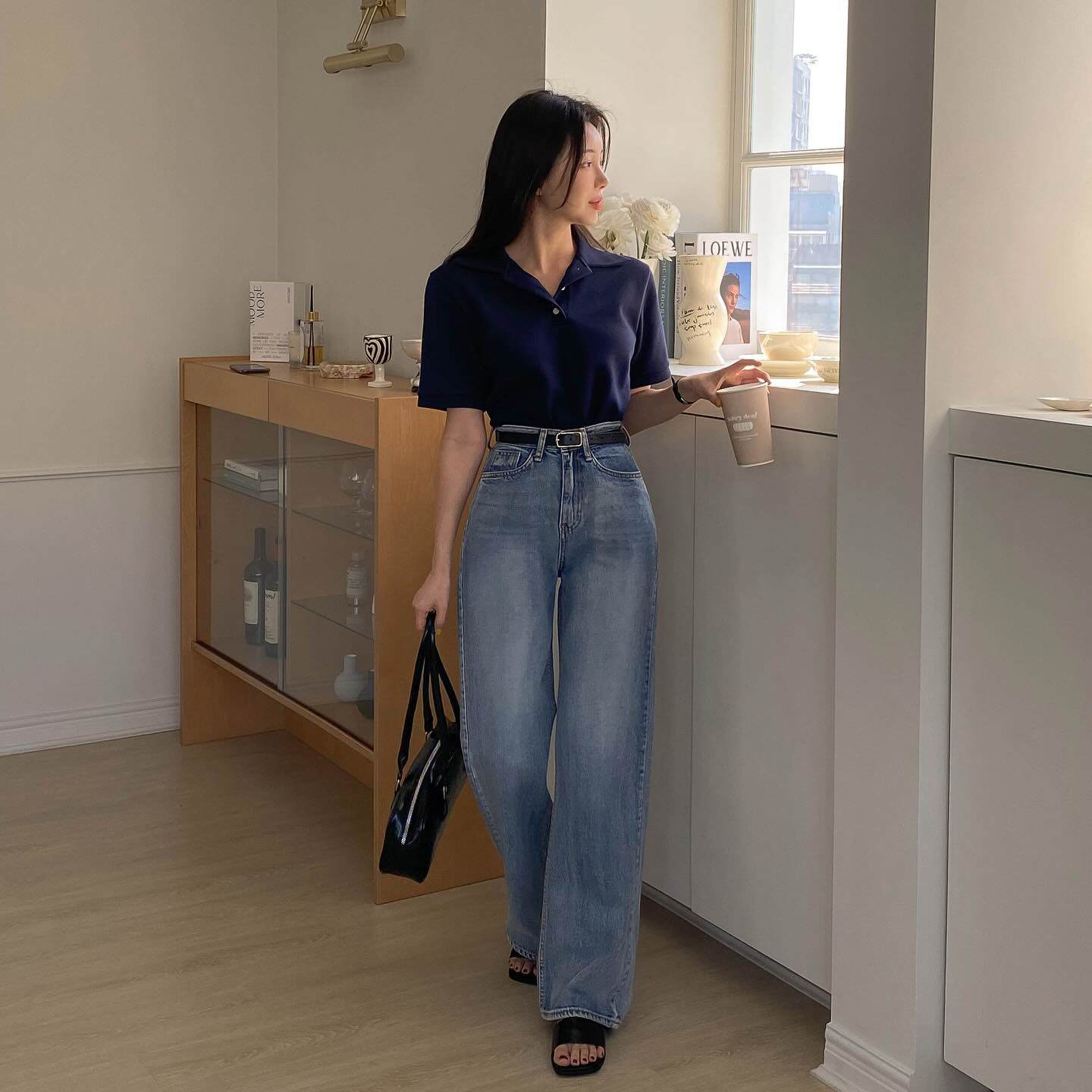 Mặc quần skinny jeans hay quần jeans ống rộng giúp chân trông thon dài hơn? Có một kiểu &#34;cân&#34; được mọi dáng - 4