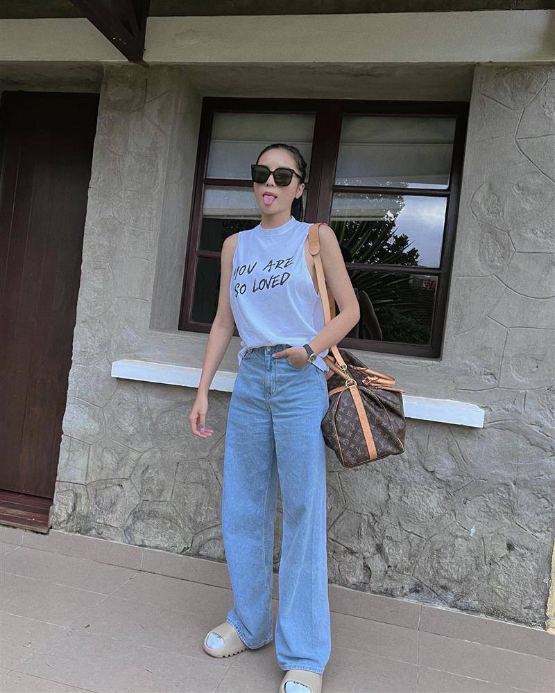 Mặc quần skinny jeans hay quần jeans ống rộng giúp chân trông thon dài hơn? Có một kiểu &#34;cân&#34; được mọi dáng - 5