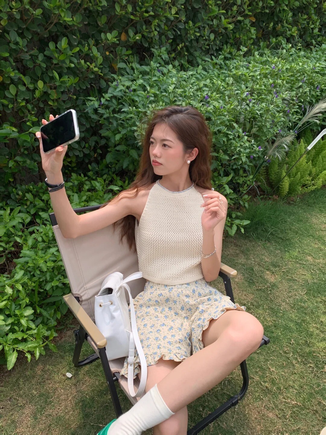 Kiểu quần từng chỉ được mặc trong phòng ngủ nay &#34;phủ sóng&#34; trên phố, chị em diện đẹp lại trẻ trung - 6