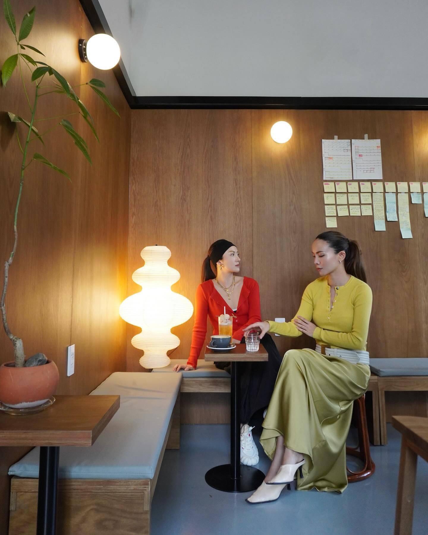 Cặp chị em Việt 40 tuổi độc thân quyến rũ, mặc đẹp bậc nhất Vbiz, chị em học ngay bí quyết mặc hack tuổi - 9