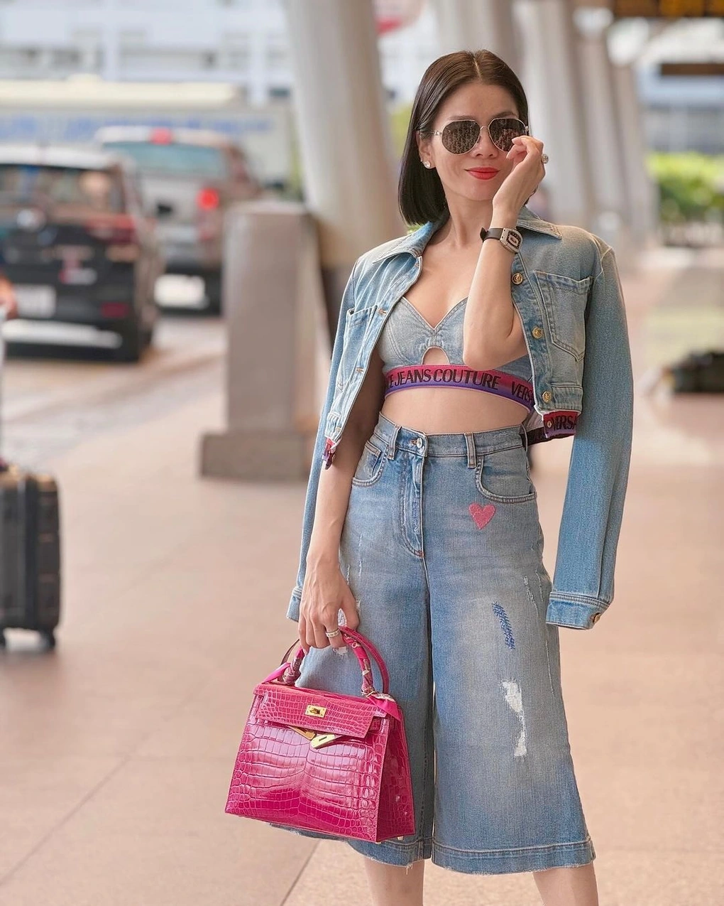 &#34;Nữ hoàng phòng trà&#34; có nhà dải từ Nam ra Bắc với kho đồ hiệu tiền tỷ nhưng chỉ ưu ái duy nhất một mẫu túi xách - 9
